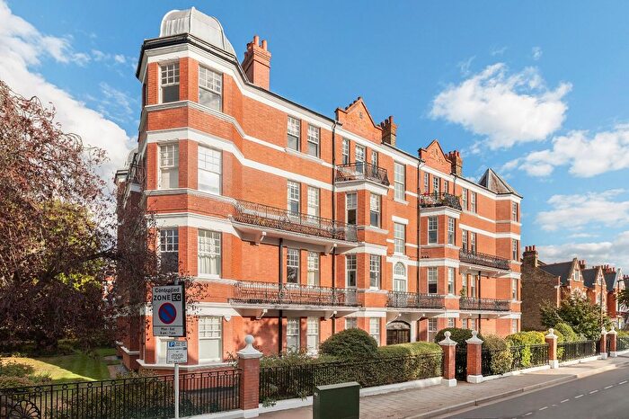 4 Bedroom Flat For Sale In Chiswick High Road, London, W4