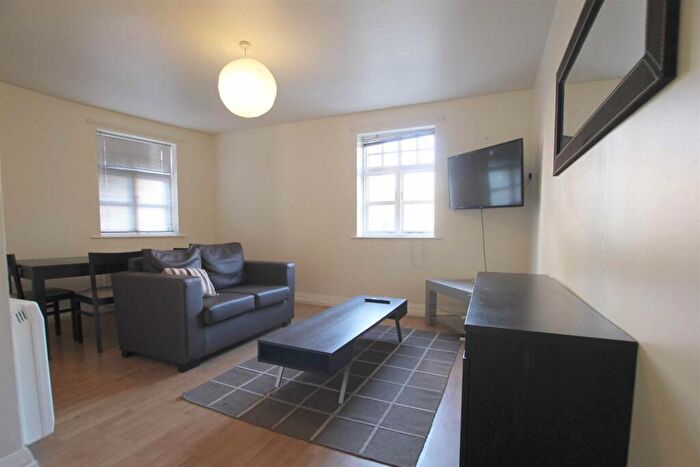 3 Bedroom Apartment To Rent In Taylors Court, City Centre, NE1