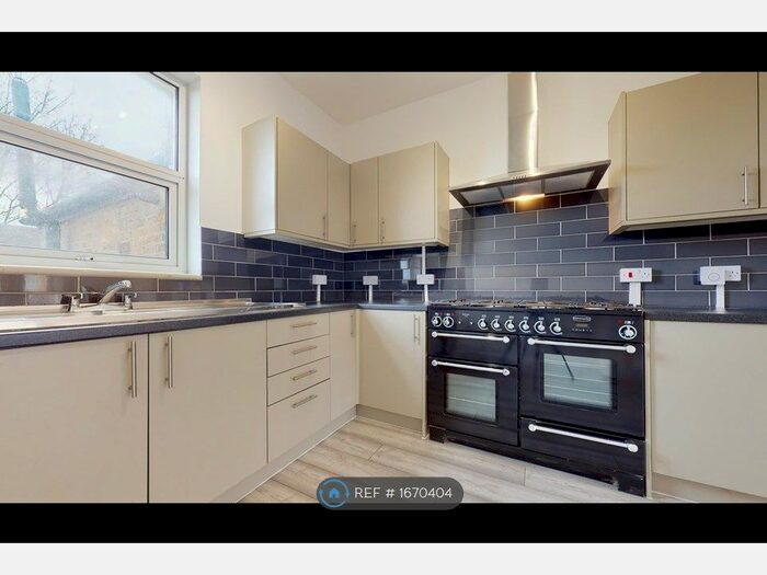 3 Bedroom Flat To Rent In Griffin Road, Plumstead, SE18