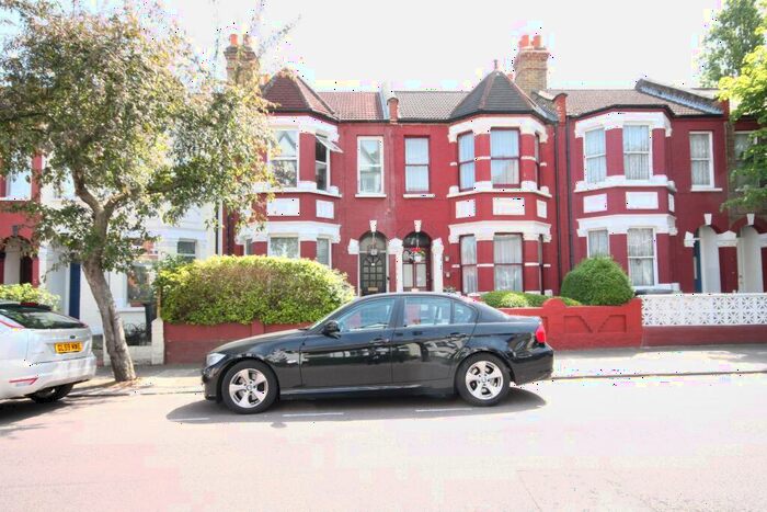 2 Bedroom Flat To Rent In Kimberley Gardens, Harringay, N4