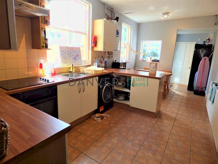 6 Bedroom Terraced House To Rent In Brazil Street, Leicester, LE2