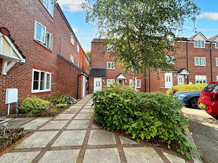 2 Bedroom Apartment To Rent In Morston Close, Worsley, M28
