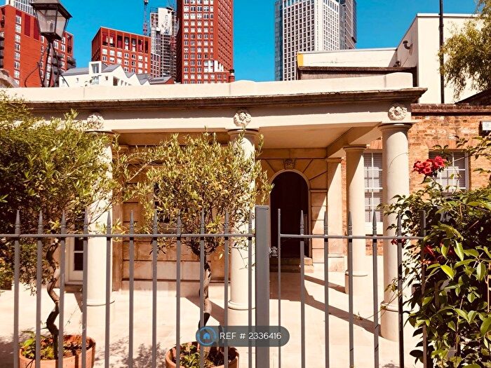 2 Bedroom Detached House To Rent In Regents Bridge Gardens, London, SW8