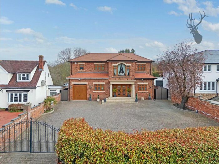 5 Bedroom Detached House For Sale In Middle Street, Nazeing, EN9