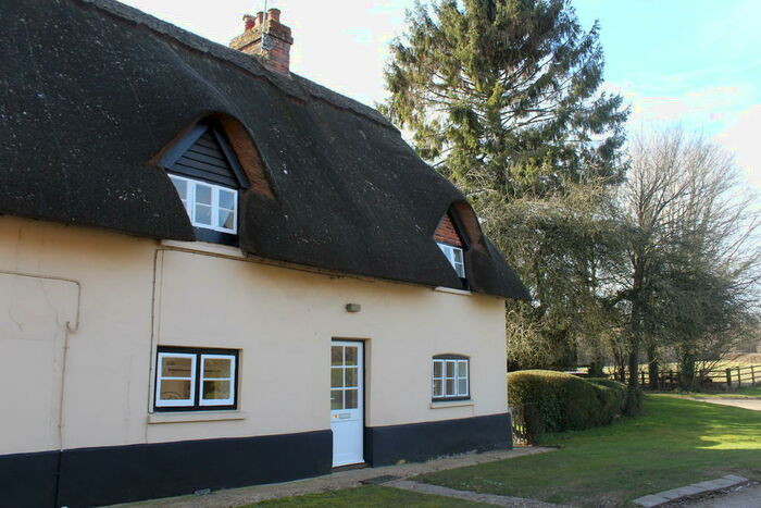 2 Bedroom Cottage To Rent In Upper Bullington, Bullington, SO21