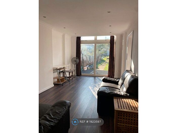 2 Bedroom Maisonette To Rent In Eagle Road, Middlesex, HA0