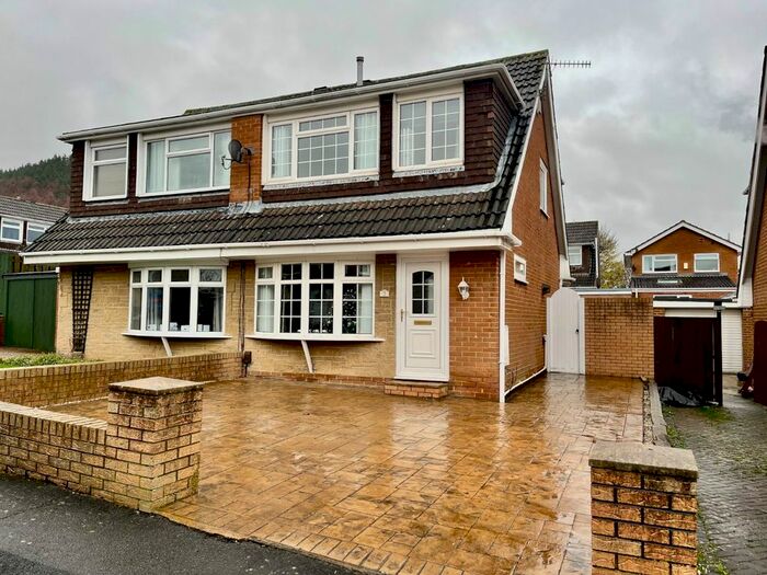 3 Bedroom Semi-Detached House For Sale In Beaufort Close, Guisborough, North Yorkshire, TS14