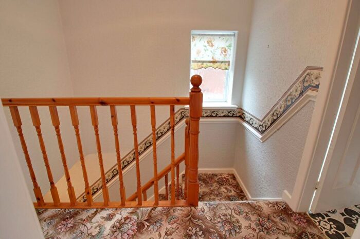 3 Bedroom Semi-Detached House For Sale In Balshaw Avenue, Irlam, M44
