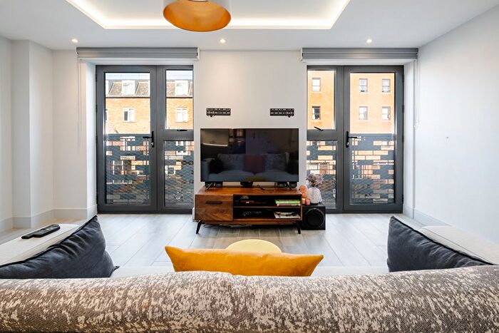 2 Bedroom Flat To Rent In Tottenham Lane, London, N8