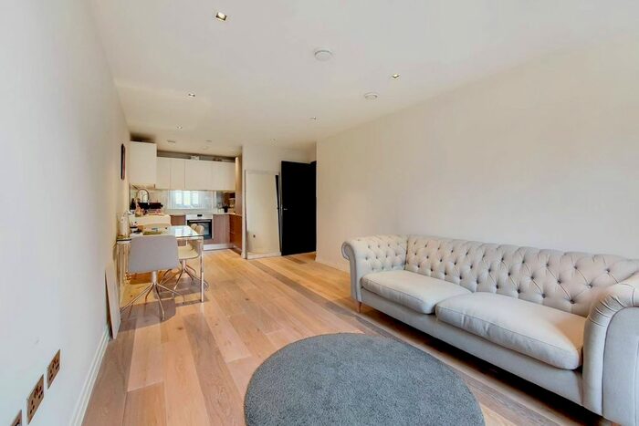 1 Bedroom Flat To Rent In Lawn Lane, Vauxhall, London, SW8