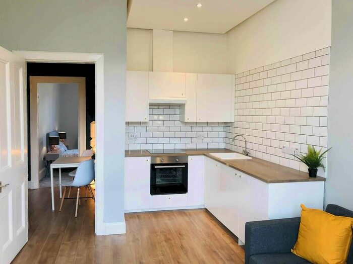 2 Bedroom Apartment To Rent In Westmoreland Street, Glasgow, G42