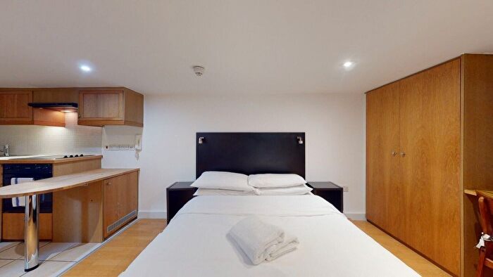 Studio To Rent In Cartwright Gardens, London, WC1H