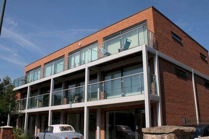 1 Bedroom Flat To Rent In Staines Road, Twickenham, Middlesex, TW2