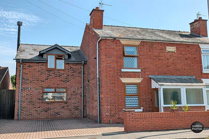 2 Bedroom Semi-Detached House For Sale In Grandstand Road, Hereford, HR4