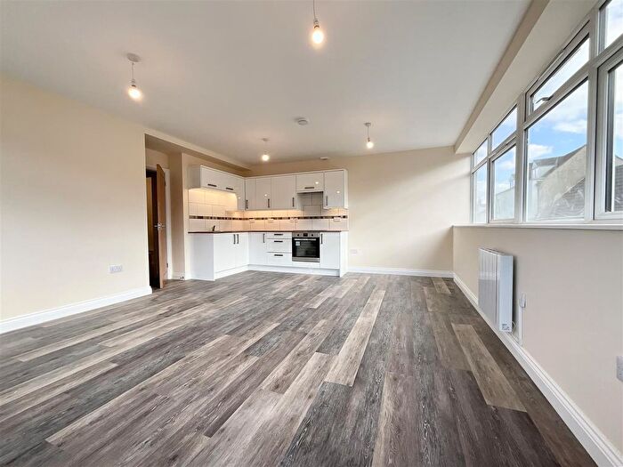 1 Bedroom Flat To Rent In Parsonage Street, Dursley, GL11