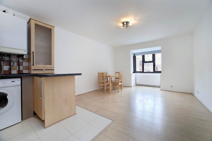 2 Bedroom Flat To Rent In Rundell Crescent, London, NW4