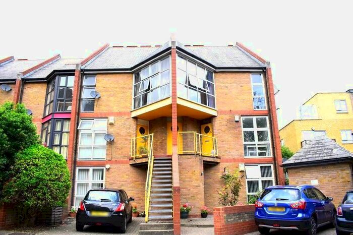 4 Bedroom Flat To Rent In Holyoake Court, Bryan Road, Surrey Quay, Canada Water, London, SE16