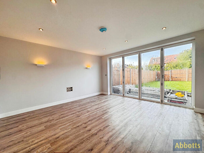 3 Bedroom House To Rent In High Road, Benfleet, SS7