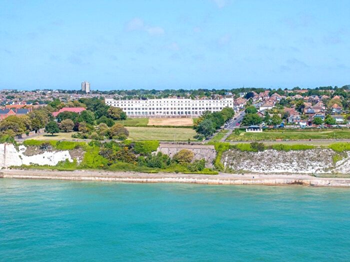 6 Bedroom Terraced House To Rent In Westcliff Terrace Mansions, Pegwell Road, Ramsgate, Kent, CT11