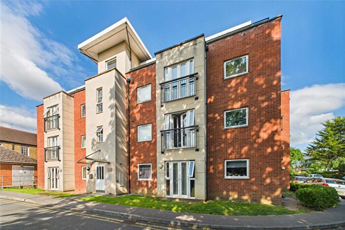 2 Bedroom Apartment To Rent In Bronte Close, Slough, Berkshire, SL1