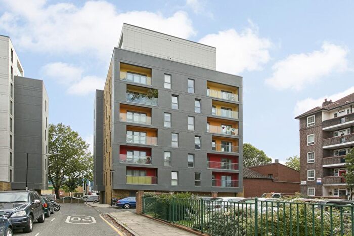 2 Bedroom Apartment To Rent In Crowder Steet, London, E1