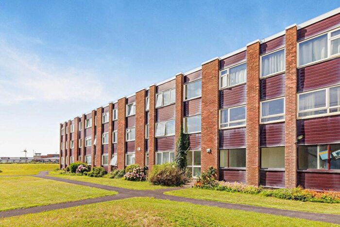 1 Bedroom Flat For Sale In Clifton Drive, Blackpool, FY4