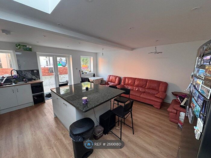 5 Bedroom End Terrace House To Rent In Whittington Road, Bristol, BS16
