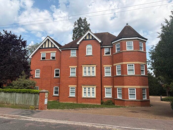 2 Bedroom Apartment For Sale In Dashwood Road, OX16