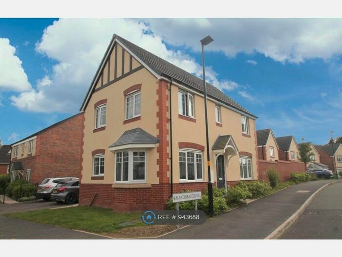 3 Bedroom Detached House To Rent In Martineau Drive, Birmingham B32