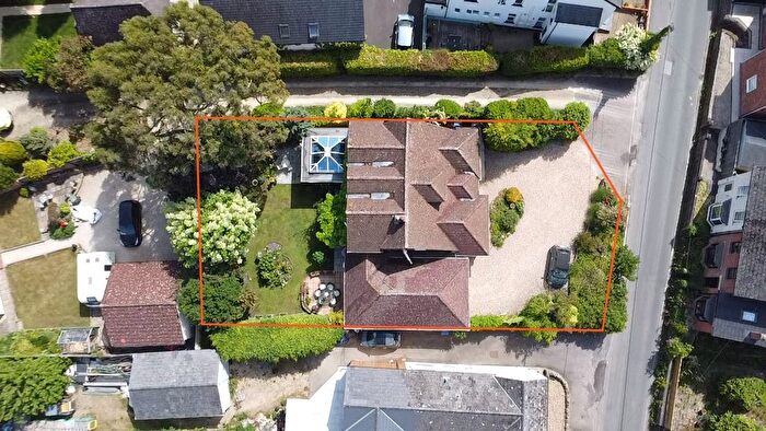 5 Bedroom Detached House For Sale In Pavenhill, Purton, SN5