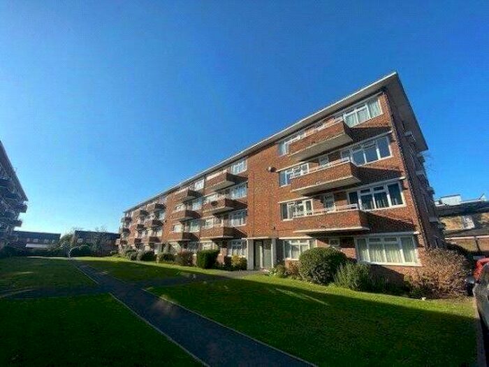 1 Bedroom Flat To Rent In Shirley Road, Southampton, Hampshire, SO15