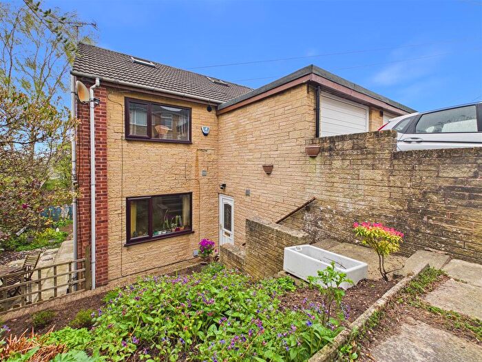 4 Bedroom Property For Sale In Burns Drive, Dronfield, S18