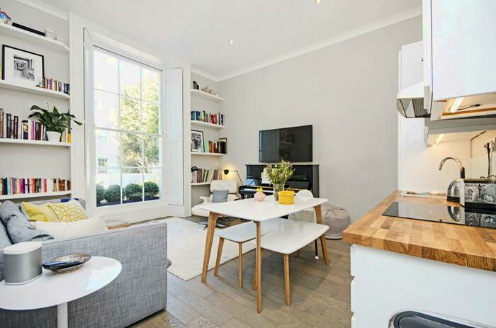 2 Bedroom Flat To Rent In Carlton Hill, St John's Wood, London, NW8