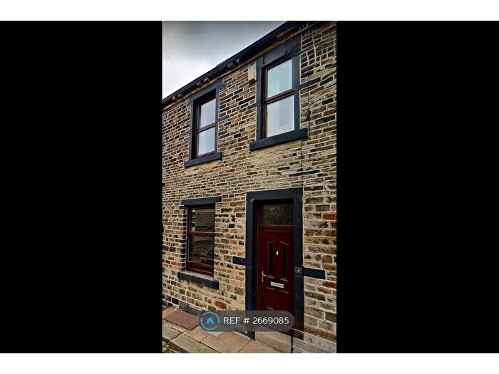 3 Bedroom Terraced House To Rent In Brook Street, Oakenshaw, Bradford, BD12