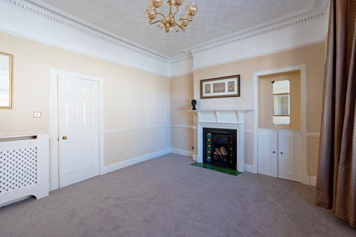 2 Bedroom Flat For Sale In Commercial Street, Kirkcaldy, KY1