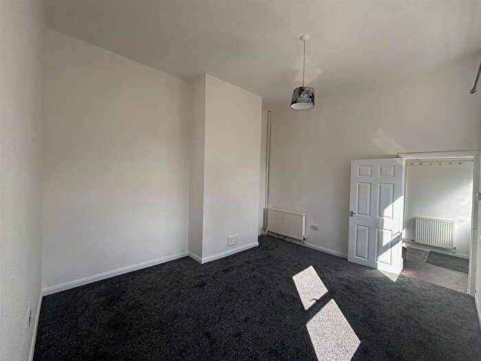 2 Bedroom Town House To Rent In Broadway North, Walsall, WS1