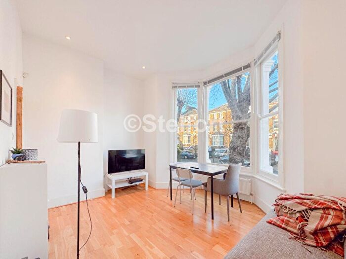 1 Bedroom Flat To Rent In Hartham Road, London, N7