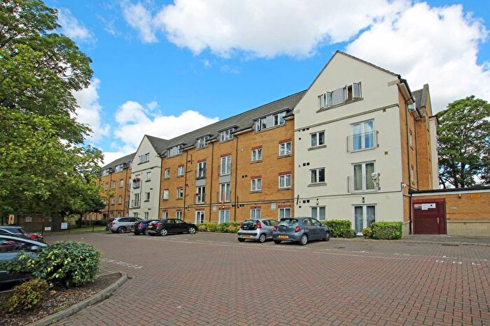 2 Bedroom Flat To Rent In Wood Lane, Isleworth, TW7