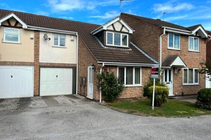 3 Bedroom Semi-Detached House To Rent In Rushy Close, Nottingham, NG8