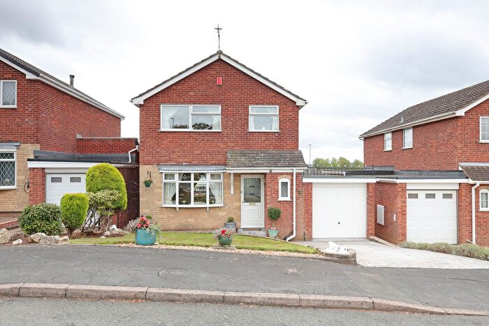 3 Bedroom Detached House For Sale In Spode Grove, Westbury Park, ST5