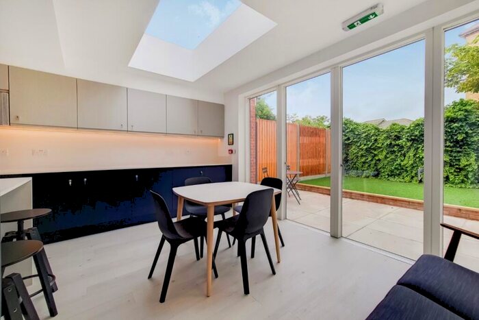 1 Bedroom Semi-Detached House To Rent In Hospital Way, Hither Green, London, SE13