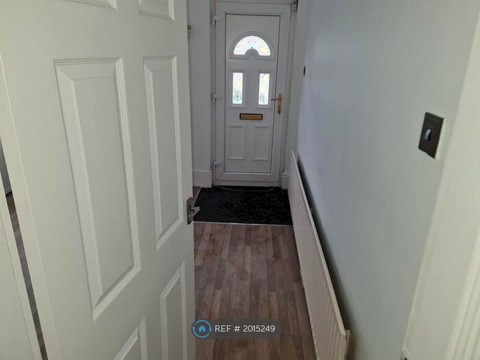 3 Bedroom Semi-Detached House To Rent In Belgrave Road, Halesowen, B62