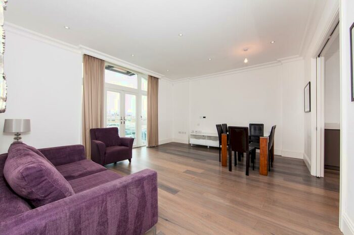 2 Bedroom Flat To Rent In Leman Street, Goodman Fields, Tower Hill, London, E1