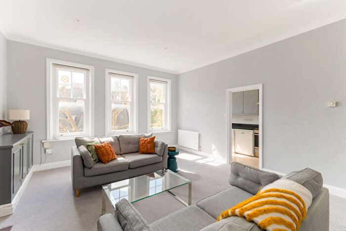 2 Bedroom Flat To Rent In Collingham Gardens, London, SW5