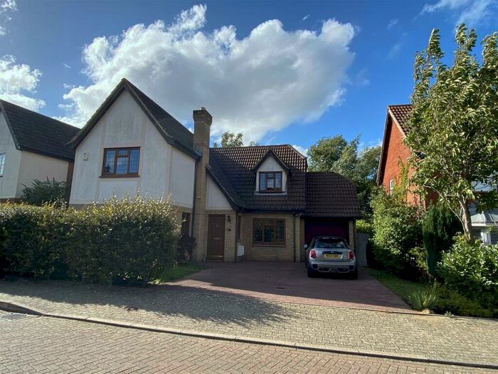 4 Bedroom Detached House To Rent In Lambourne Drive, Kings Hill, ME19