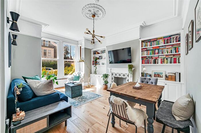 1 Bedroom Flat For Sale In Grafton Road, Acton, London, W3
