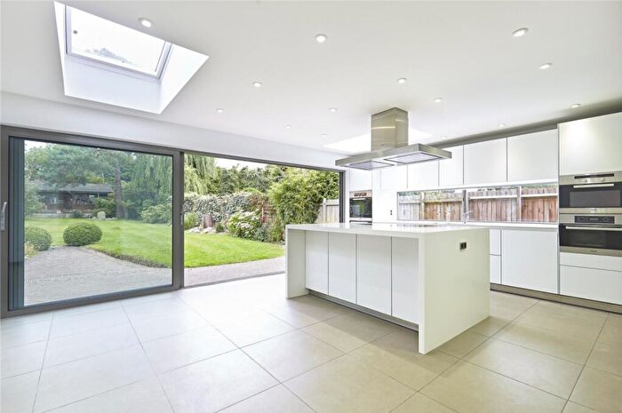 5 Bedroom Property To Rent In Fairholme Gardens, London, N3