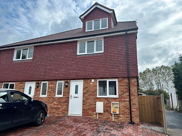 3 Bedroom Semi-Detached House To Rent In Orchard Way, Hastings, TN35