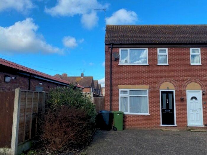 2 Bedroom Semi-Detached House To Rent In Lower Cliff Road, Gorleston, NR31