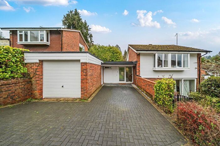 4 Bedroom Property For Sale In Dunedin Drive, Caterham, CR3